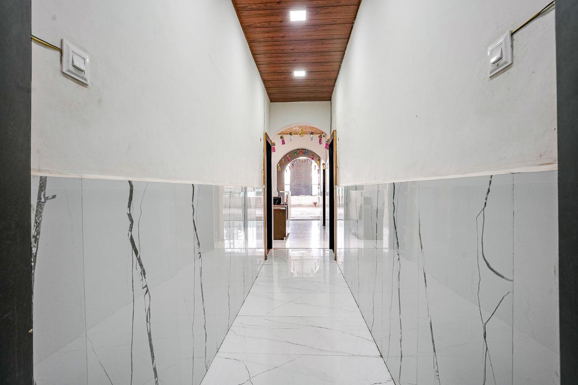 Fabexpress Sai Lodging I - Nr Nashik Railway Station Exterior photo